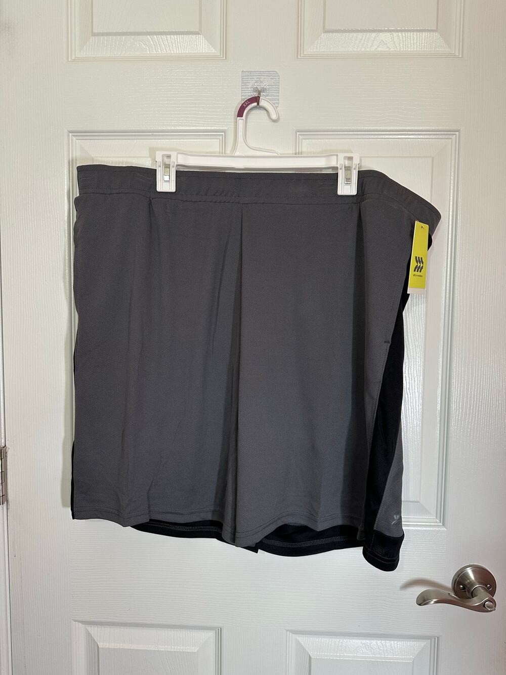 All in motion mens XXL Mesh shorts with drwstring secure